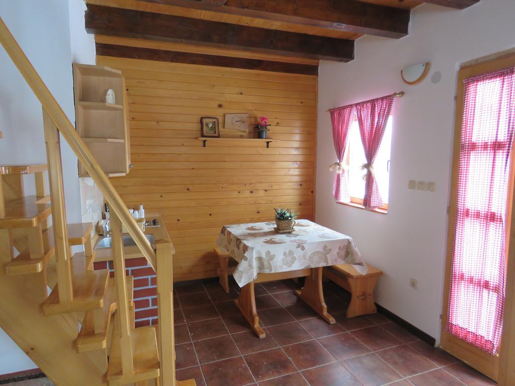 Guesthouse Stefanac 오토칵 외부 사진