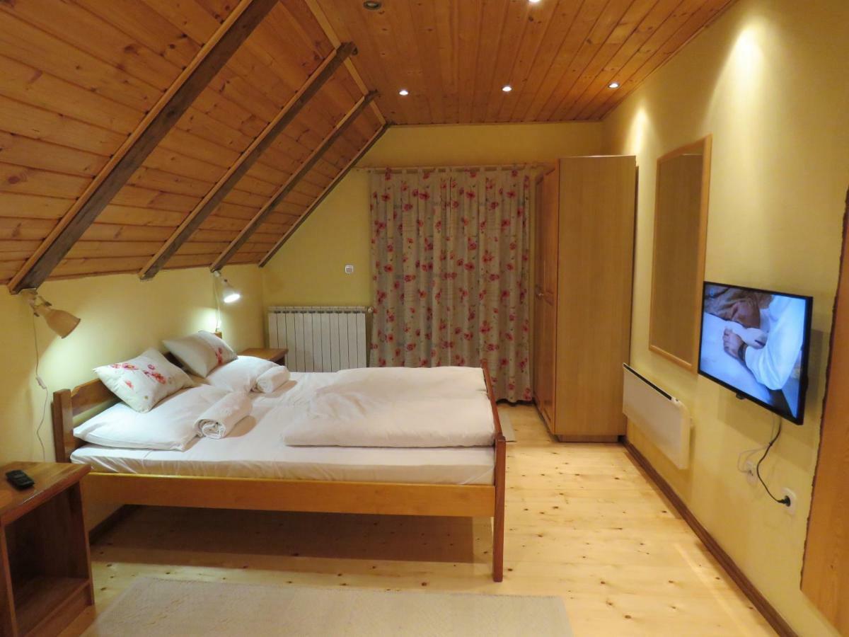 Guesthouse Stefanac 오토칵 외부 사진