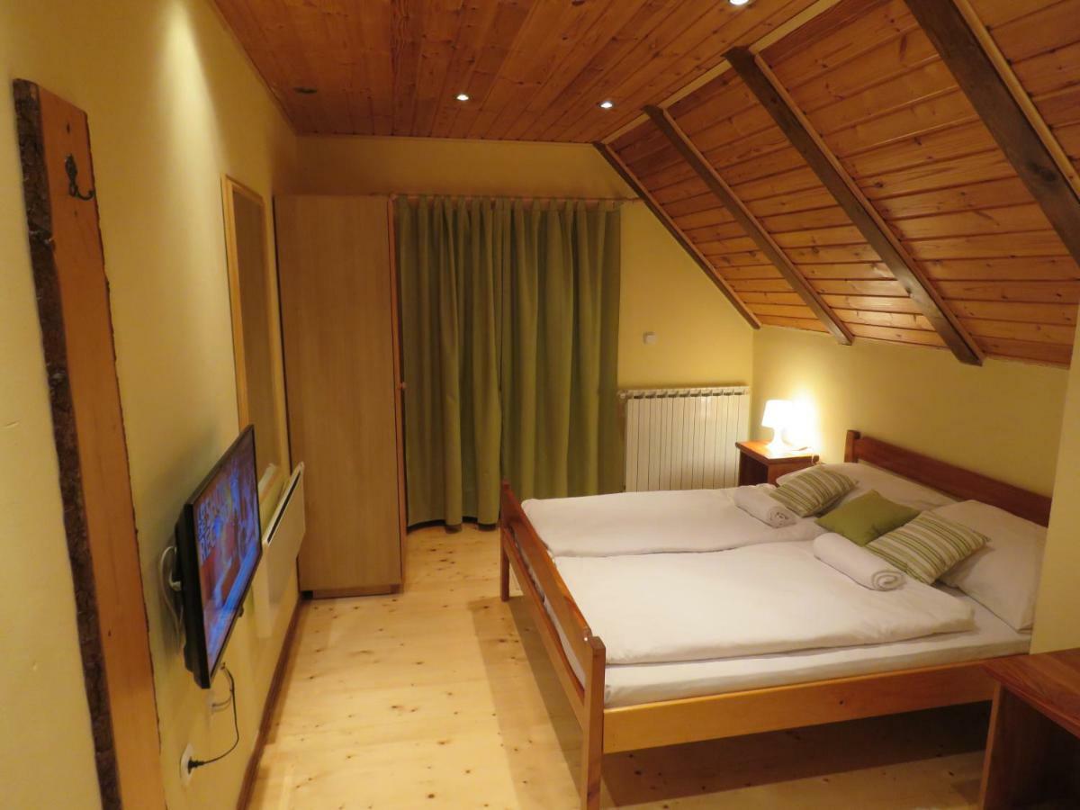 Guesthouse Stefanac 오토칵 외부 사진
