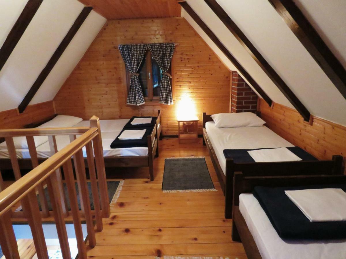 Guesthouse Stefanac 오토칵 외부 사진