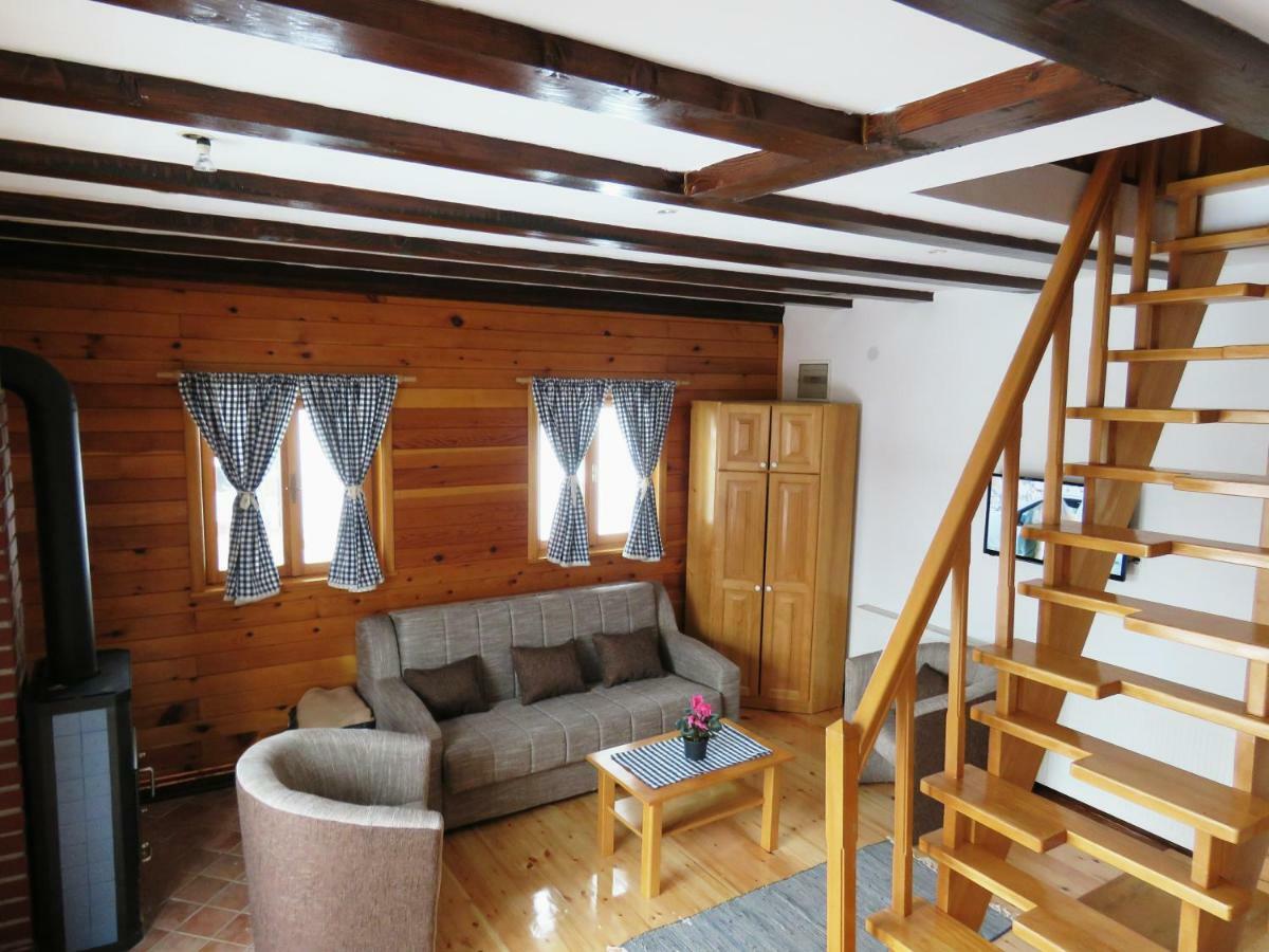 Guesthouse Stefanac 오토칵 외부 사진